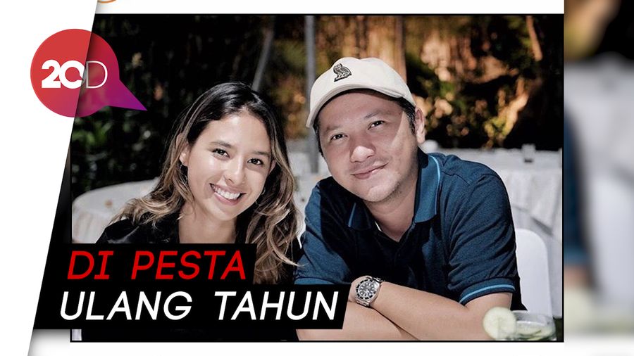 Ciee.. Intip Momen Kebersamaan Gading dan Anak Susi Pudjiastuti