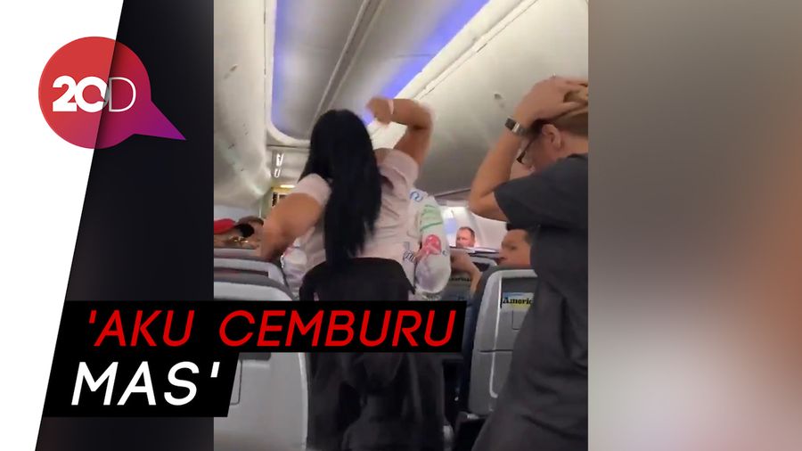 Lirik Wanita Lain di Pesawat, Pria Ini Dihantam Laptop Pacarnya
