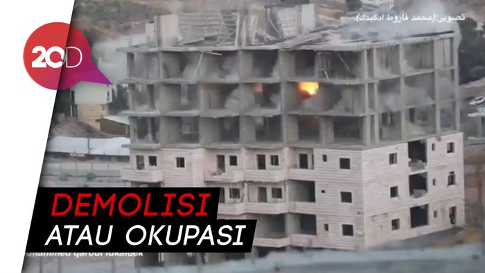 Senyum Tentara Israel & Hancurnya Rumah Warga Palestina