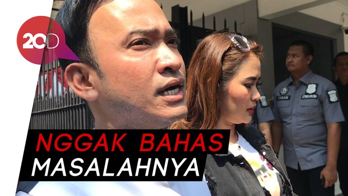 Beri Dukungan, Ruben Onsu dan Vega Darwanti Jenguk Nunung
