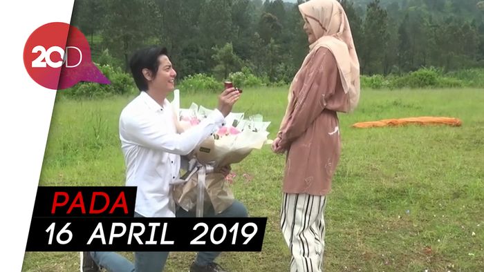  Detik-detik Roger Danuarta Melamar Cut Meyriska!