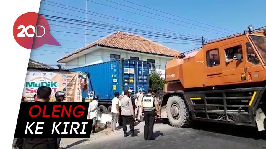 Truk Kontainer Tabrak Puskesmas, 1 Orang Tewas