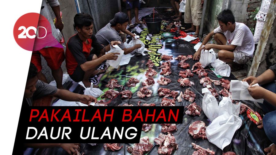 Anies Imbau Pembagian Daging Kurban Tanpa Kantong Plastik
