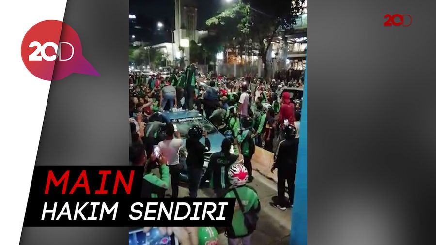 Blue Bird Sayangkan Aksi Anarkis Perusakan Armadanya