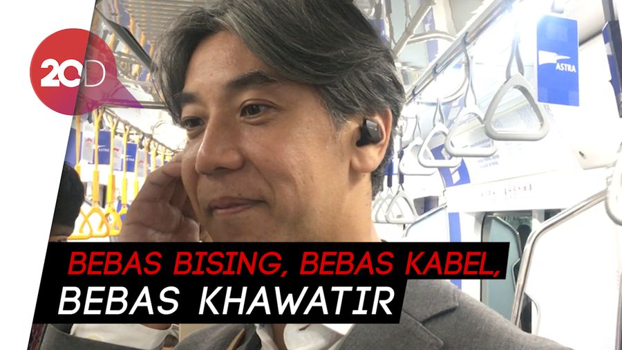 Suka Dengar Musik di MRT? Wajib Coba Earphone Sony Satu Ini!