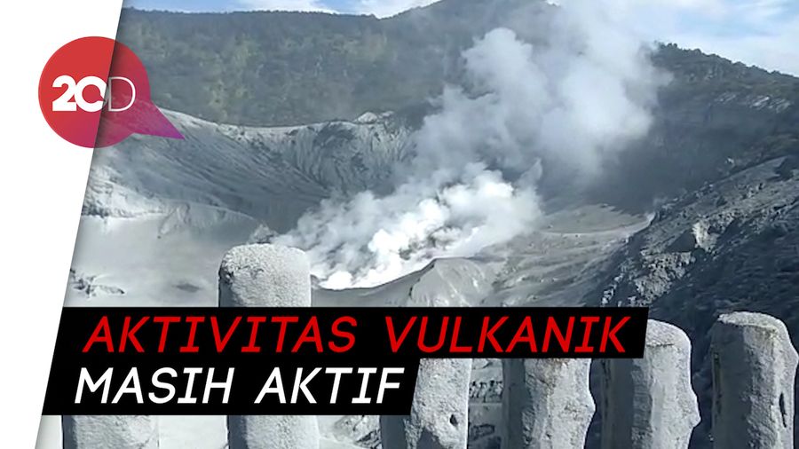 Abu Vulkanik Selimuti Zona Wisata Kawah Tangkuban Perahu