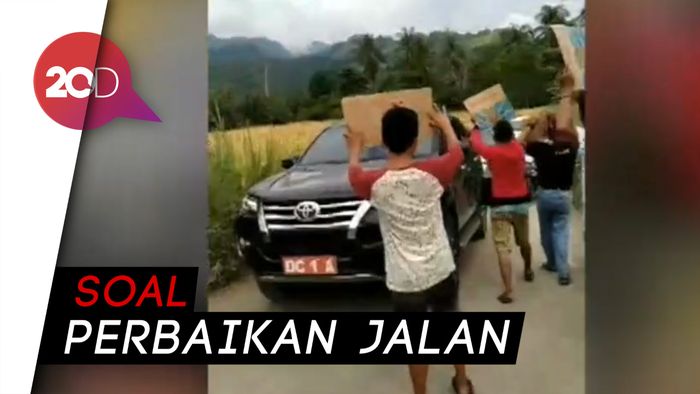 Dihadang Sekelompok Pemuda, Bupati Mamuju Ditagih Janji