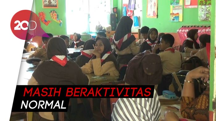 Sekolah Tak Diliburkan Pasca Erupsi Gunung Tangkuban Parahu
