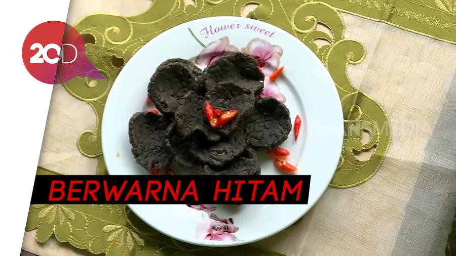 Kerupuk Tinta Cumi, Lezat dan Menyehatkan!