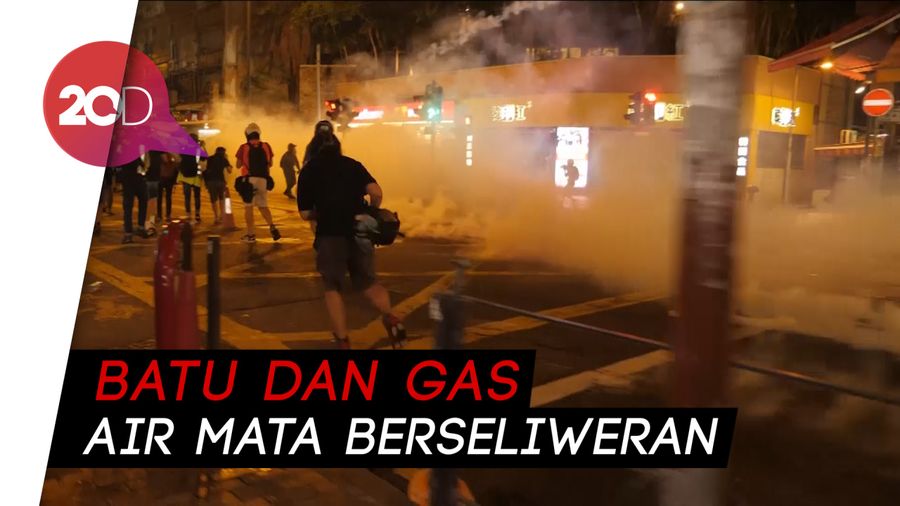  Massa dan Polisi Hong Kong  Kembali Bentrok