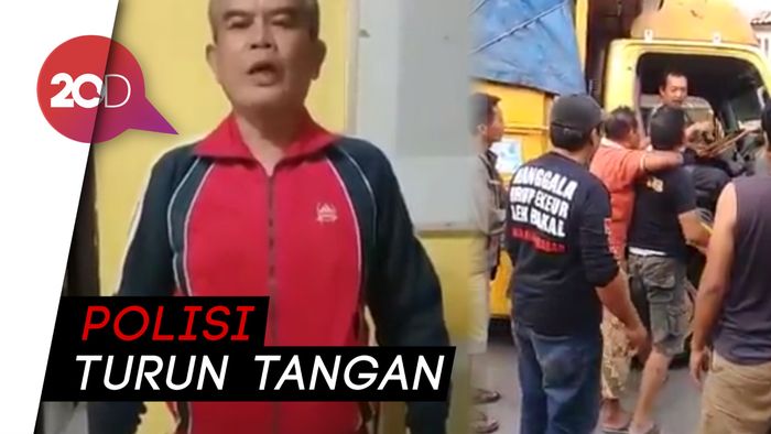 Pria Berkaus Brimob Pukul Sopir Truk di Cianjur