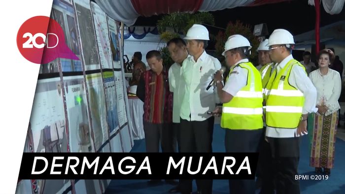  Saat Jokowi Mengecek Dermaga Penyeberangan di Danau Toba