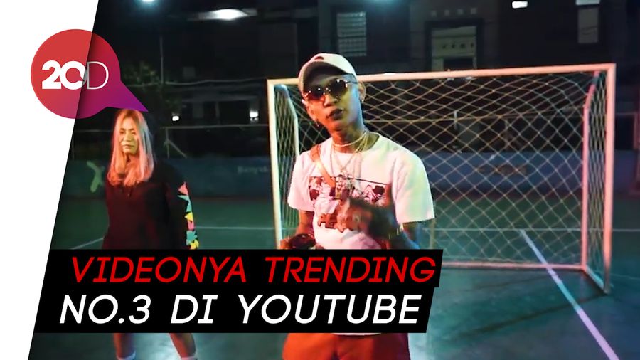 Young Lex Ngomongin Syahrini hingga Lucinta Luna di Lagu Terbaru