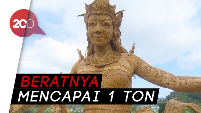 Melihat Megahnya Instalasi Bambu Dewi Sri di Bali