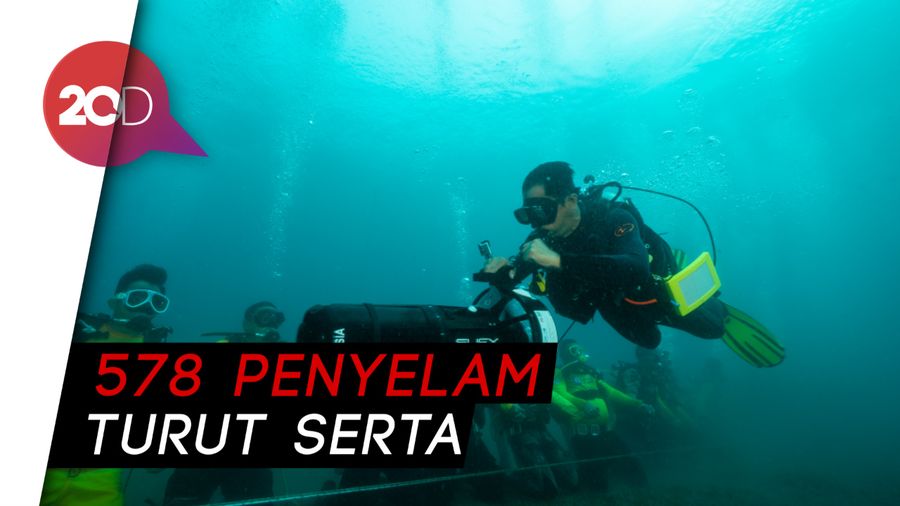 Gelar Rangkaian Ratusan Penyelam, WASI Catat Rekor Dunia 