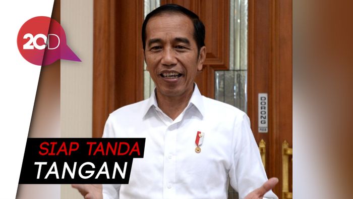 Didesak Perpres Mobil Listrik, Jokowi: Belum Sampai di Meja Saya