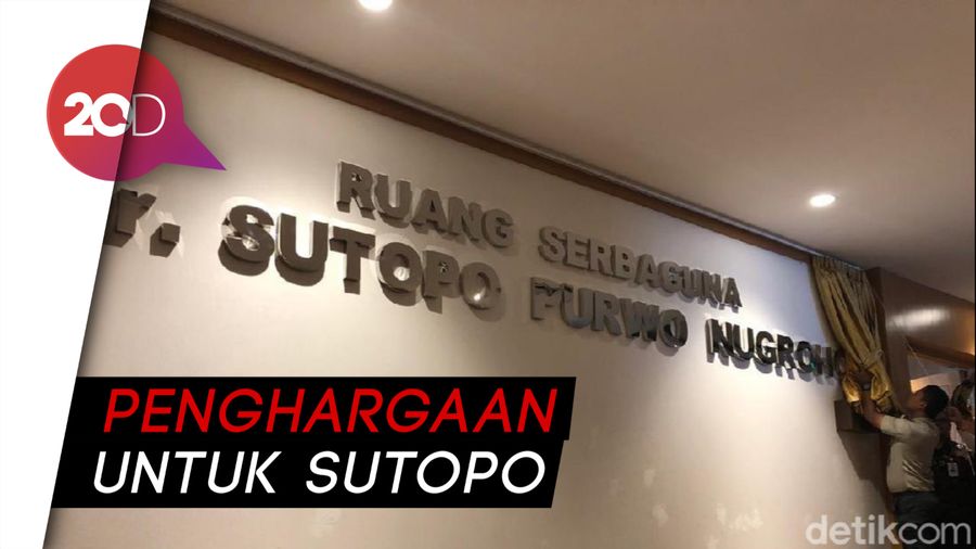 Nama Sutopo Purwo Nugroho Terukir di Ruang Auditorium BNPB