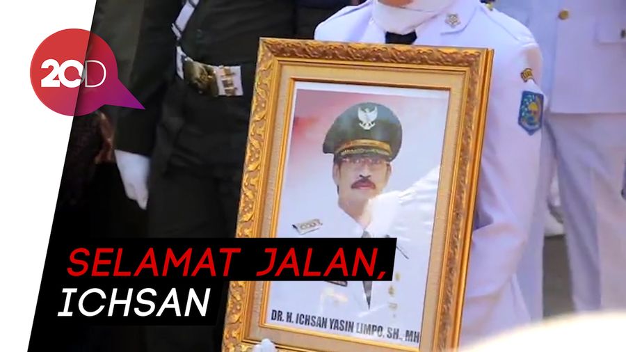 Ribuan Warga Antar Ichsan Yasin Limpo ke Peristirahatan Terakhir