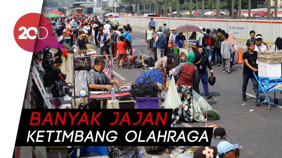 Curhat Pengunjung CFD Terhimpit PKL yang Membludak