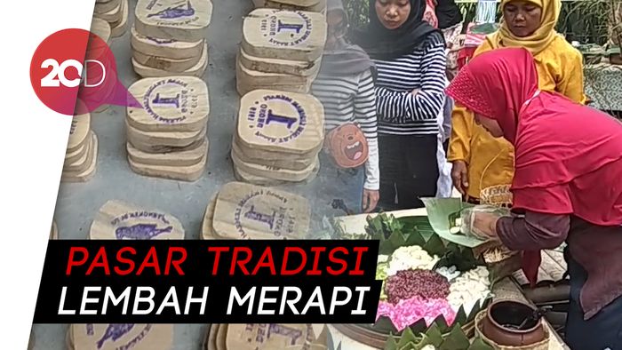 Kulineran di Pasar Unik Magelang, Bayarnya Pakai Uang Kayu