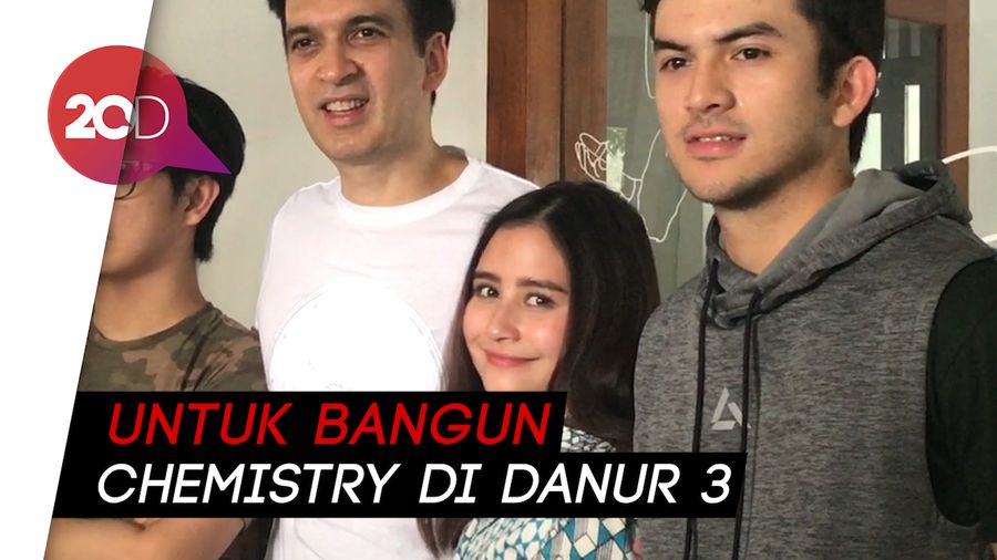 Wah! Prilly Lebih Sering Selfie Bareng Rizky Nazar Ketimbang Sang Pacar