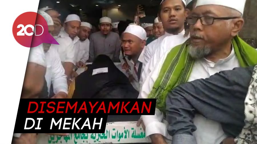 Detik-detik Jenazah Mbah Moen Habis Dimandikan