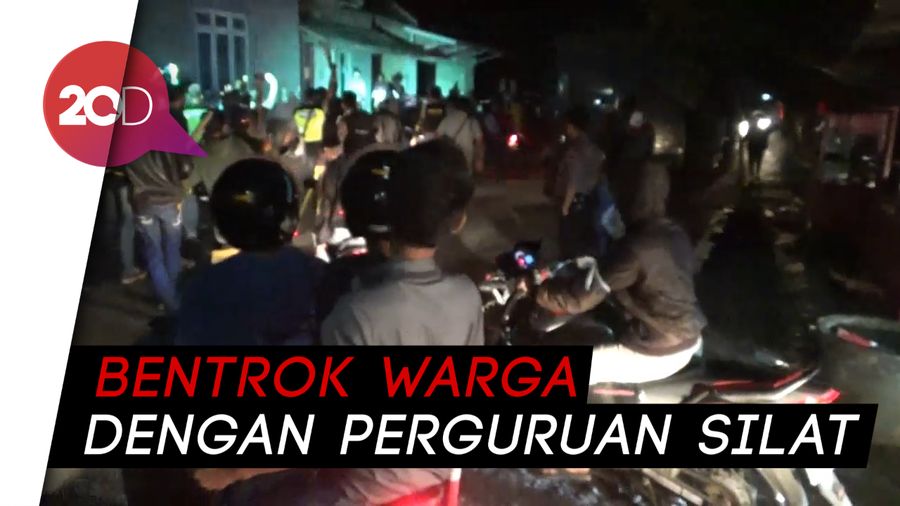 Massa Perguruan Silat Rusak Rumah Warga di Banyuwangi