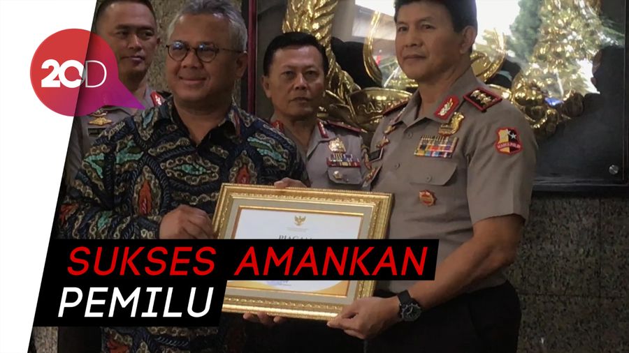 Permudah Kerja KPU, Polri Diganjar Penghargaan