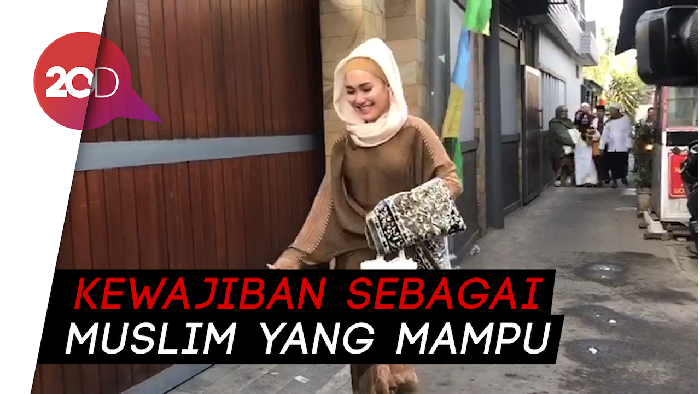 Ayu Ting Ting Maknai Idul Adha dengan Ajarkan Anak Berkurban