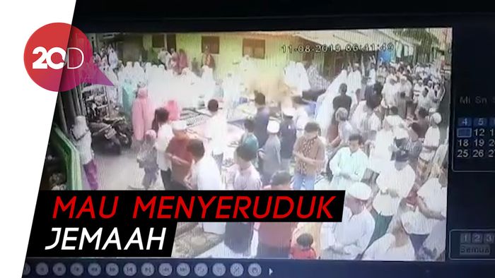 Lagi Khusyuk Salat Id, Jemaah Masjid Bubar Gegara Sapi Kurban Lepas