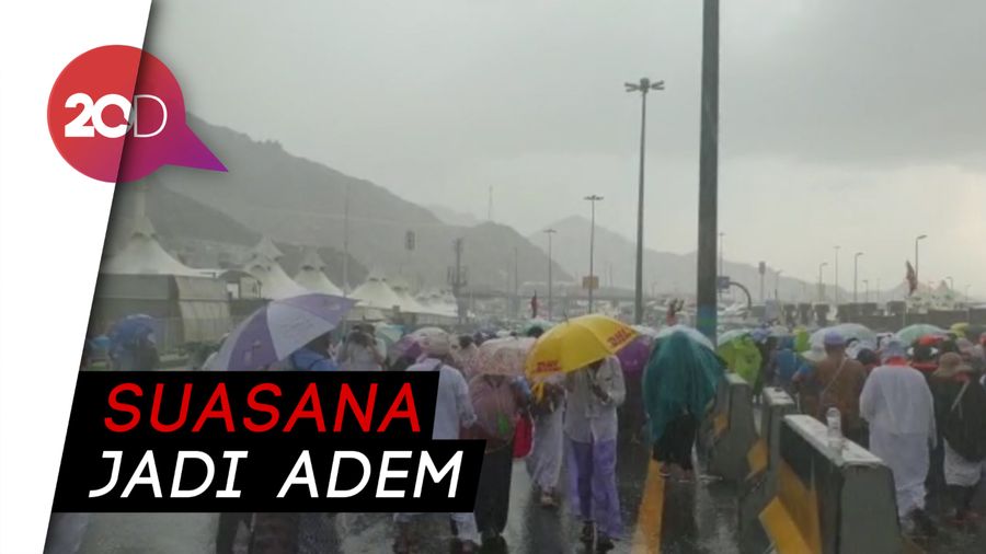 Hujan Deras Guyur Mina