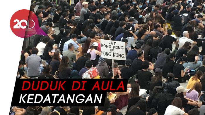  Massa Anti-pemerintah Lumpuhkan Bandara Hong Kong Selama 3 Hari