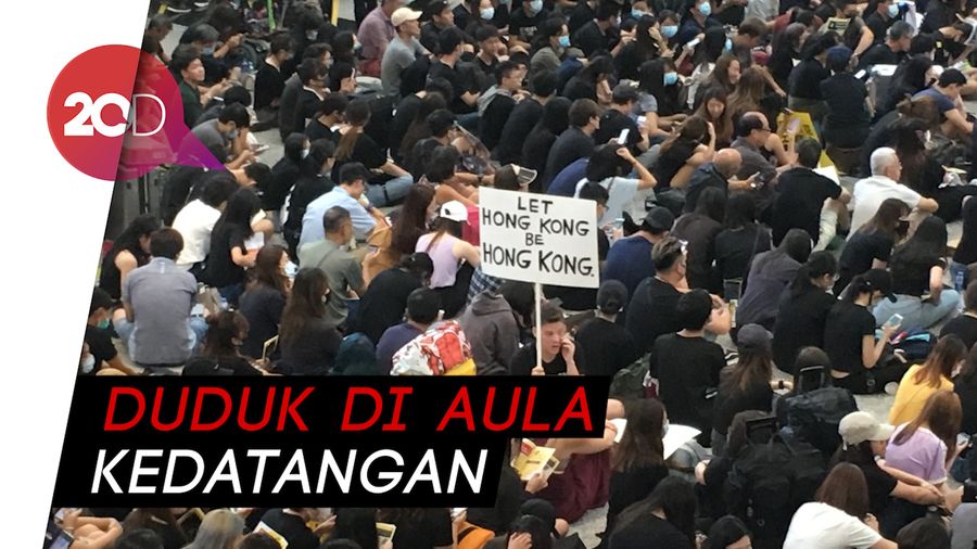  Massa Anti-pemerintah Lumpuhkan Bandara Hong Kong Selama 3 Hari