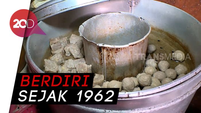  Yuk! Cobain Bakso Tertua di Makassar