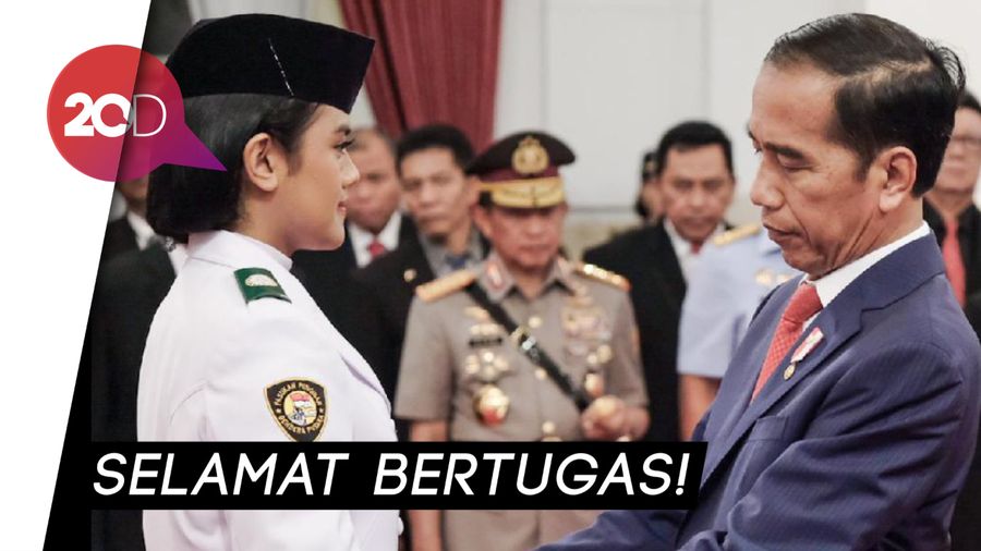 Jokowi Kukuhkan Paskibraka HUT ke-74 RI di Istana