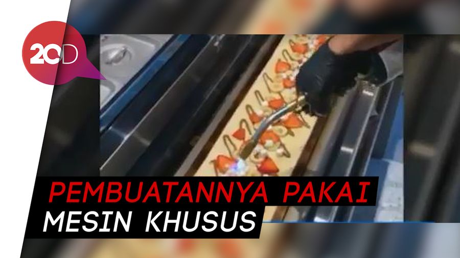 Wow! Ada Crepes Sepanjang 1 Meter di Amerika 