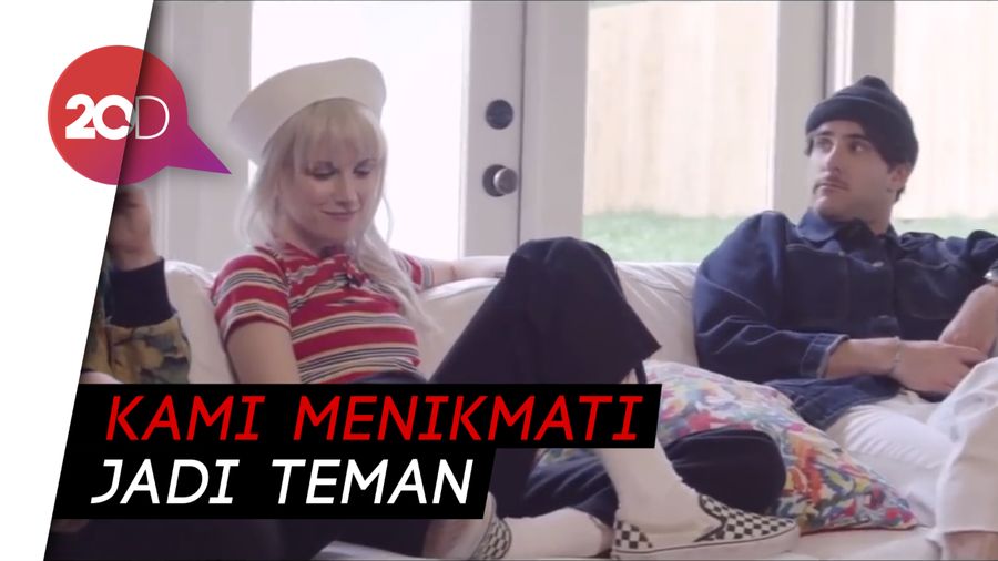 Inikah Isyarat Hayley Williams Bahwa Paramore akan Pensiun?