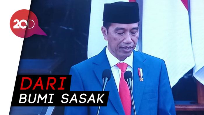 Pakai Baju Sasak NTB, Jokowi: Indonesia Bukan Hanya Jakarta