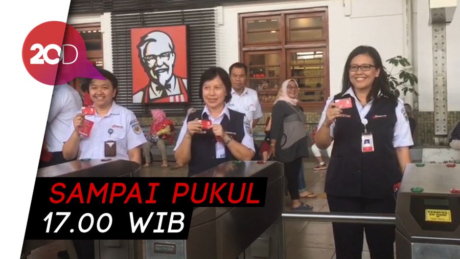 Asyik! Peringati HUT ke-74 RI, Naik KRL Cuma Rp 1