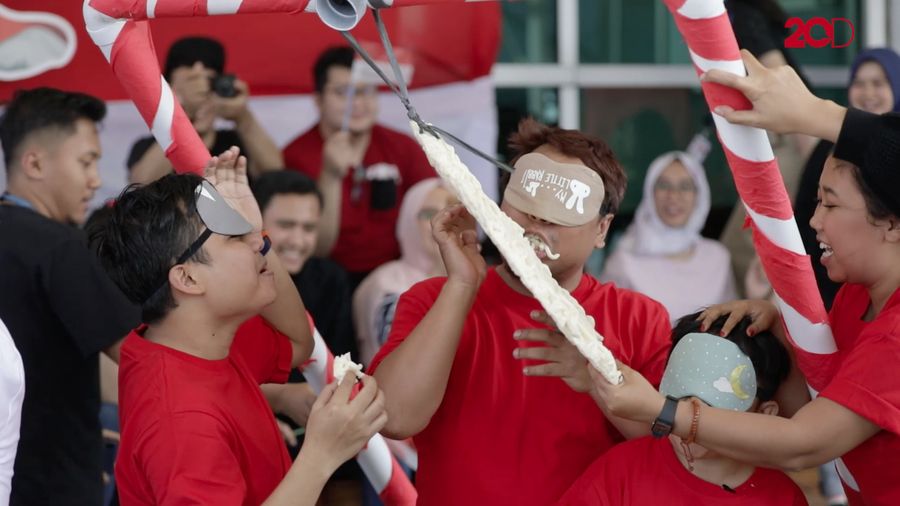 Hasil Lomba Makan Kerupuk, Tim detikcom VS Stand Up Indo