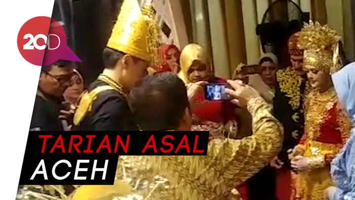 Tarian Ranup Lampuan Sambut Roger Danuarta ke Pelaminan