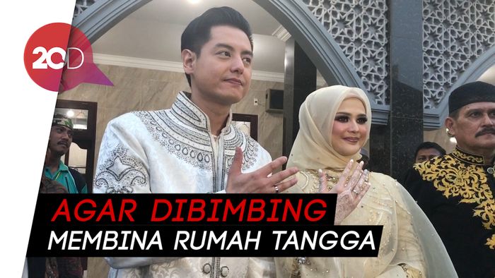 Roger dan Cut Meyriska akan Tinggal Bersama Orang Tua