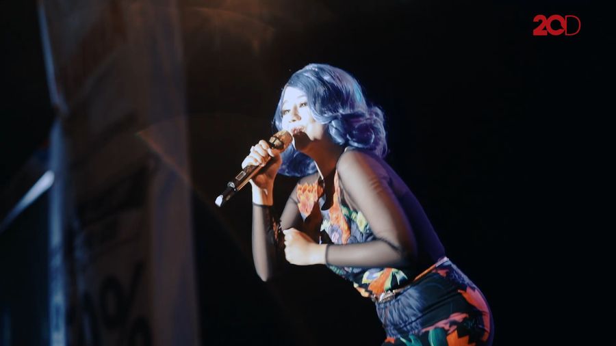Jenita Janet Hangatkan Panggung Blue Core Yamaha Motor Show Binjai