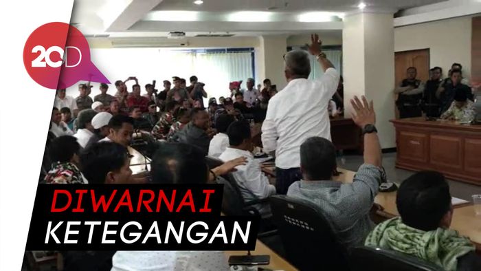 Massa Pro-Nurdin Abdullah Demo di DPRD Sulsel, Tolak Wacana Pemakzulan