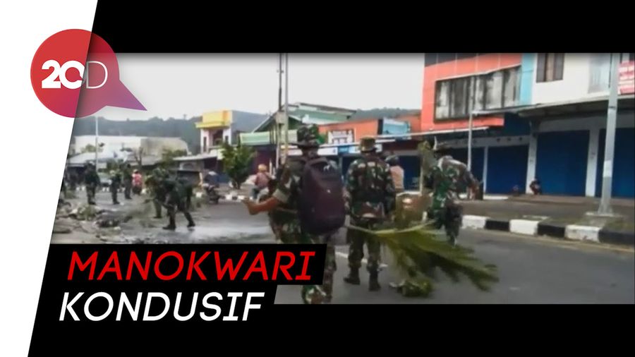 Pascarusuh, Warga Bersama TNI Bersihkan Kota Manokwari