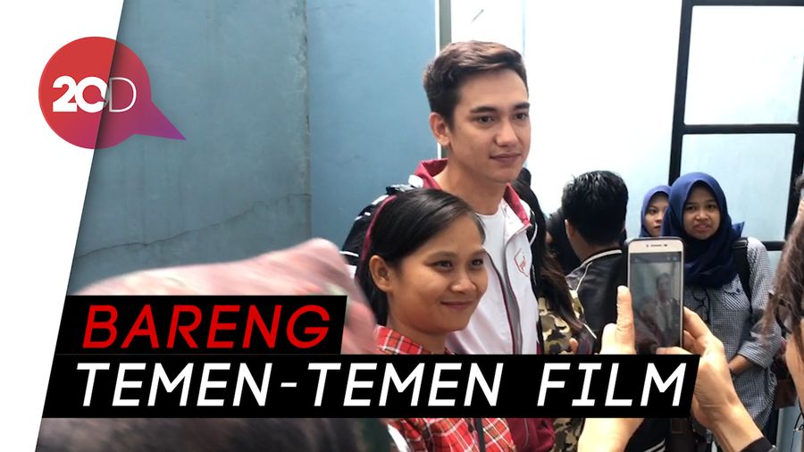 Ultah Ke-28, Adipati Dolken Rayakan Tanpa Pasangan