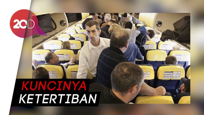 Ini Loh Cara Keluar dari Pesawat Tanpa Perlu Berdesak-desakan