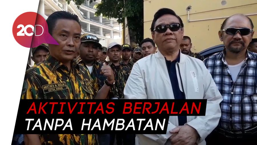 Kantor DPP Golkar Diteror Molotov, Agung Laksono: Aktivitas Normal