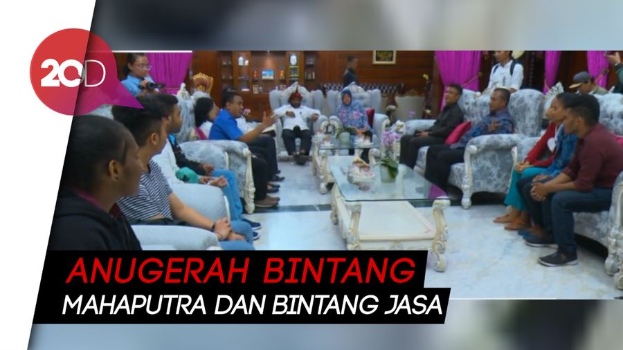 Staf Khusus Presiden Untuk Papua Bertemu Khofifah dan Risma
