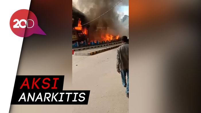 Video Pasar Thumburuni di Fakfak Dibakar Massa
